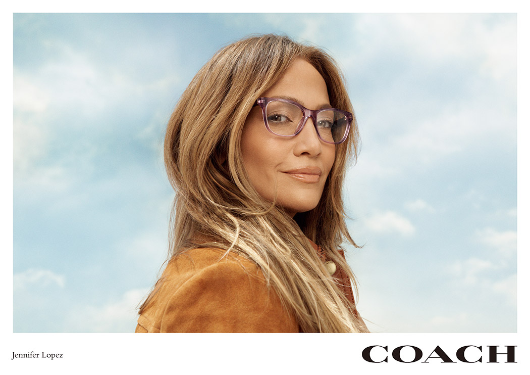 COACHのメガネフレーム広告画像