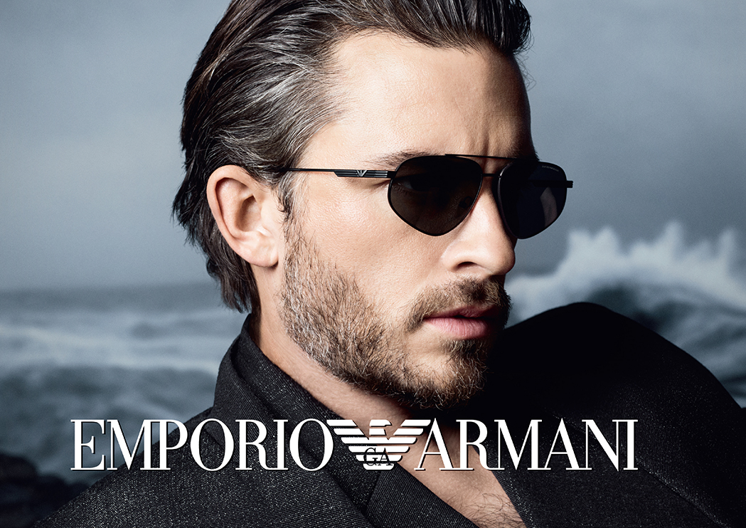 EMPORIOARMANIのサングラス広告画像