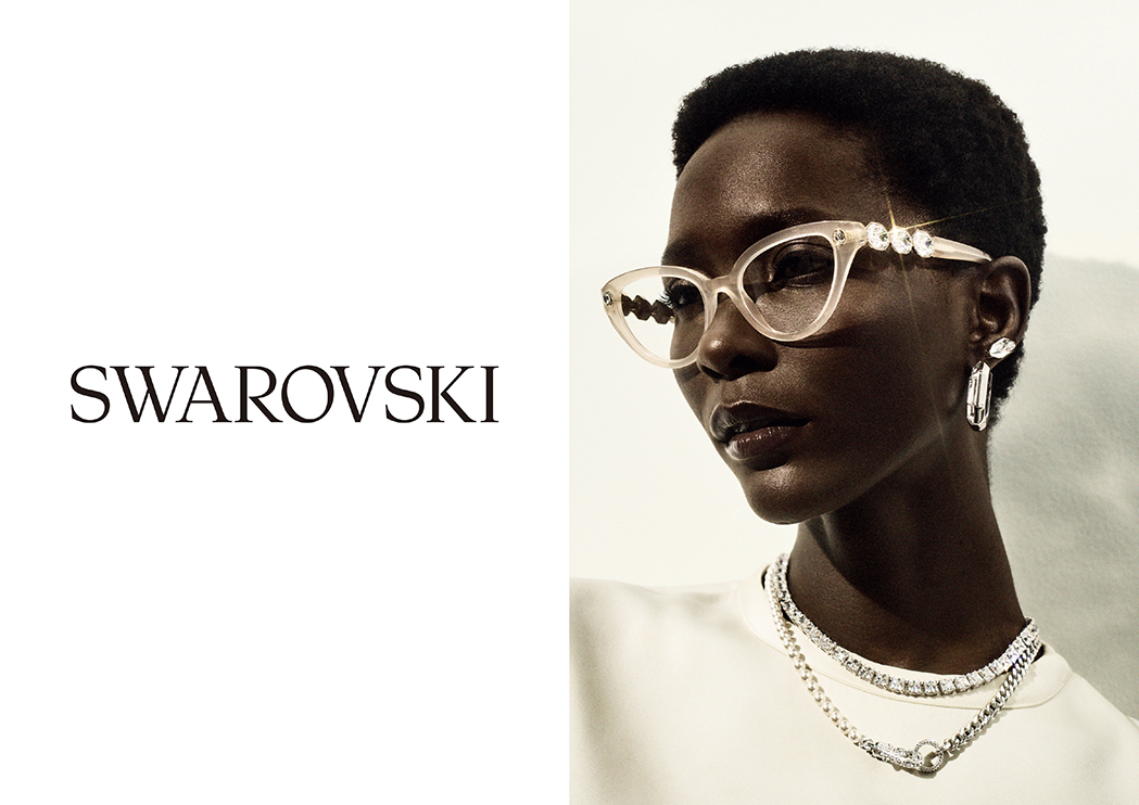 SWAROVSKIのフレーム広告画像